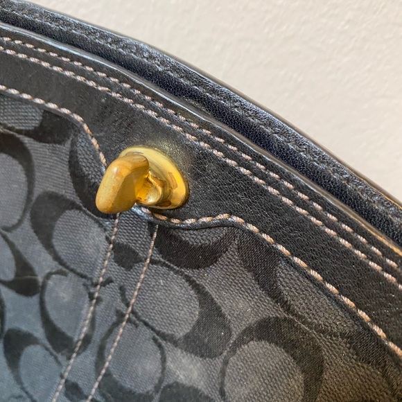 Coach | Signature Black Wristlet - Picture 4 of 7